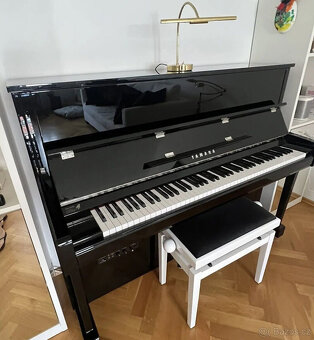 Yamaha B3 tiché pianino SG 2, leštěná černá - 6