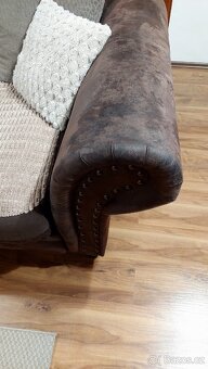 Velká pohovka v chesterfield stylu - 6