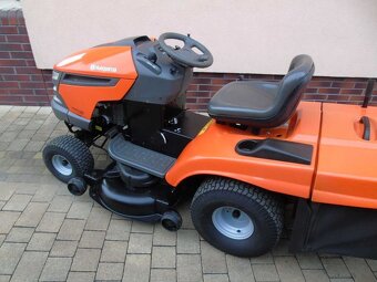 Zahradni traktor Husgvarna cth220 - 6