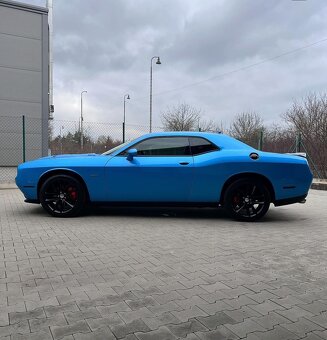 Dodge challenger R/T 5.7 HEMI V8 - 6