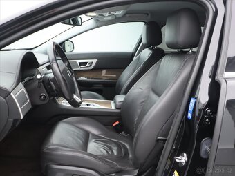 Jaguar XF 3,0 D V6 177 kW Navi DPH (2015) - 6