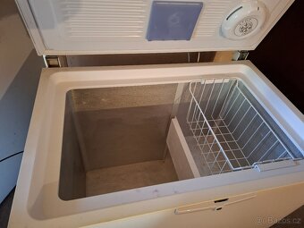 Pultový mrazák Whirlpool WHE 25352 F, objem 255 litrů - 6