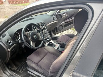 Alfa Romeo SPORTWAGON 2.2 - 6