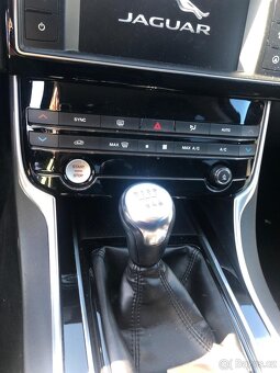 Jaguar XE 2.0D, 120 kW, rok výroby 2015 - 6