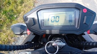 ELEKTRICKÝ Skůtr HECHT STRATIS březen 2024 - 6