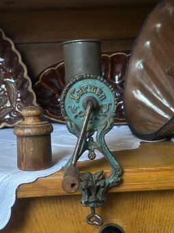 Starý litinový mlýnek Carmen (cca 1910–1930) - 6