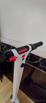 Elektricka koloběžka HECHT - 6