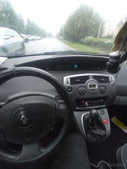 Vymením Mégane Scénic 1.9dci - 6