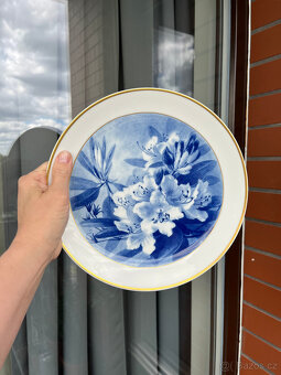 Míšeň Meissen Závěsný talíř Modré květy 25.5 cm, rok 1986 - 6