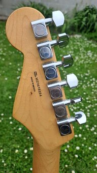 Fender Stratocaster - 6