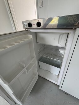Obytný kontejner s kuchyní / WC a sprchou a mřížemi - 6