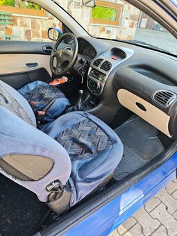 Peugeot 206 1.2, r. 2005 - 6
