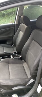 Volkswagen Passat 1.6 - 6