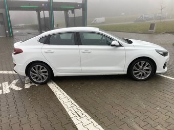 HYUNDAI i30 Fastback 88kw,1.maj.ČR,tažné ,odpočet DPH - 6