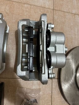 NISSAN PATROL Y60 - STAGE 1 PŘEDNÍ BRZDOVÁ SADA - 6