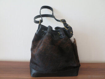 Nová kožená kabelka se srstí (Itálie) - 6