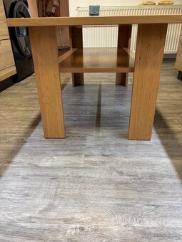 Konferenční stolek . - 6