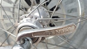 Favorit a Eska díly

 - 6