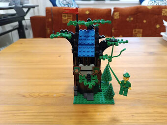 LEGO Castle 6054 Forestmen's Hideout - 6
