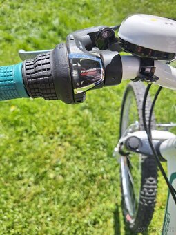 Specialized dívčí/chlapecké kolo Hotrock - 6
