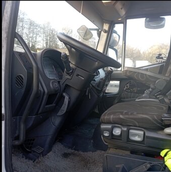 Iveco 120E25 - 6