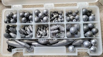 Sada rybářského vybavení - splávky, háčky, olůvka ... - 6
