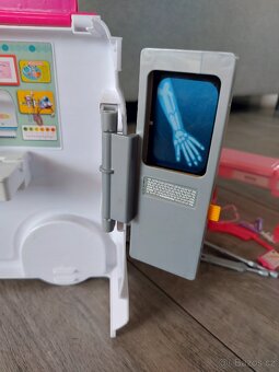 Barbie sanitka - 6