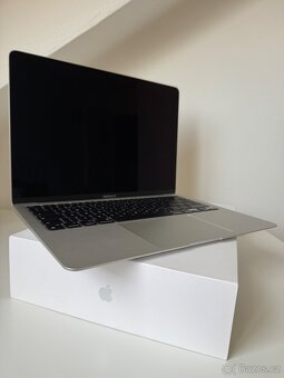 MacBook Air 13,3", Apple M1 - 6