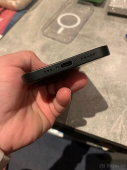 Apple iPhone 16e 128GB - 6