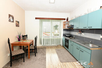 Prodej domu se dvěma byty a komerčními prostory, 412 m2 - 6