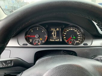 Volkswagen Passat - 6