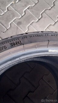 Prodám 2 x letní pneu Bridgestone 255/30/20 - 6