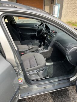 Škoda Octavia 1.6 FSi - 6
