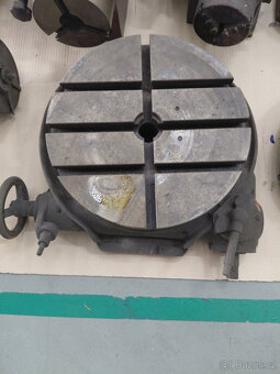 Dělička, otočný stůl - 6