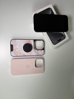 iPhone 15 Pro 256 Gb v barvě černý titan - 6
