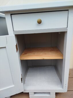 Šedivý noční stolek - 6