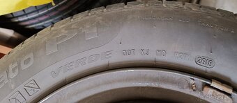 Prodám kompletní kola i s originálními poklicemi Hyundai. - 6