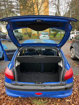 Peugeot 206, 1.1 benzín, r. 2001, pojízdný, bez STK - 6