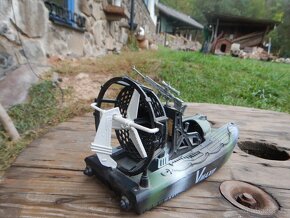 figurky vojáci, vojenská technika, vznášedlo, dělo - 6