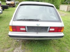 BMW E30 Touring 316i benzin, 1 majitel najeto jen 99 000 km. - 6