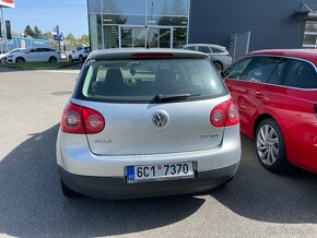 Volkswagen Golf 2.0TDI 103kW - 6