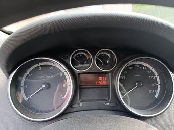 Peugeot 308 1.4 - 6