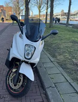 Gilera GP 800.   2010.  41000 km - 6