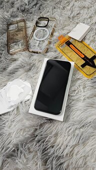 iPhone 15 Pro černý titán 128gn - 6