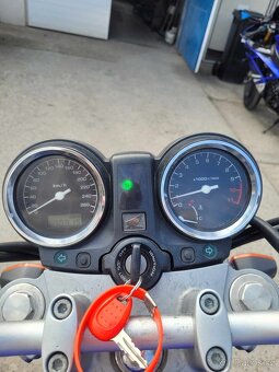 Honda CB900F 2002 - 6