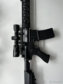 Airsoftová zbraň M4 SALIENT ARMS - ABS se zaměřovačem - 6