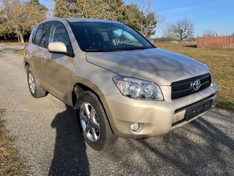 TOYOTA RAV 4 2,0i 112KW BENZÍN AUTOMAT 4X4 81.000KM - 6