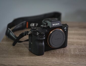 Sony A7 II (full-frame bezzrcadlovka) - 6