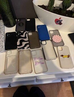 iPhone 11, bílý, 128 GB zachovalý - 6