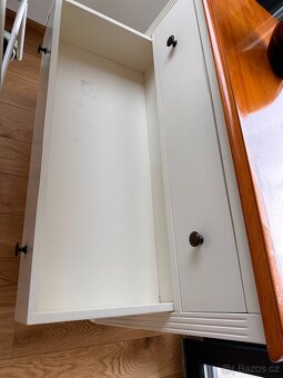 2x Bílá komoda z masivu SOB nábytek Swedish Blond - 6